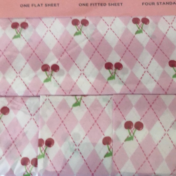 NWT Juicy Couture Queen Size Pink Checkered Background w/ Red Cherries - Picture 3 of 5